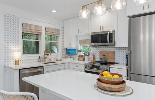Surfman's Walk Casa | Beautifully renovated 3 bedroom home in Surfman's Walk near East Beach!