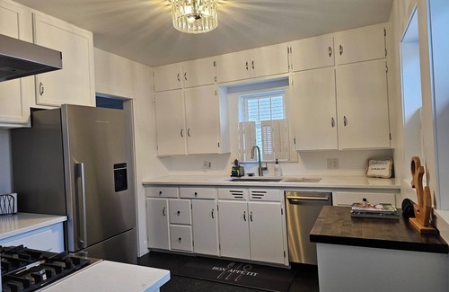 Lakeside Casa | Beautifully redone, close to lake, fenced yard, no pet fee!