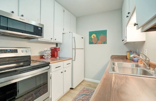 Verona Casa | Beautifully remodeled 2 bed 104 Berkley Verona #6