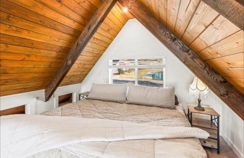 Agate Chalet De Esquí | Beautifully Remodeled Beach Front A-Frame