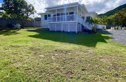 Lanikai Casa | Beautifully remodeled Lanikai house,spacious inside alot of green space outside