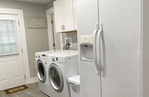 Franklin Casa | Beautifully Remodeled 2bd/2ba, Sleeps 7!