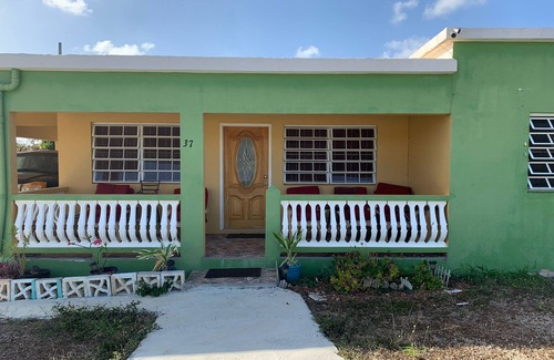 Frederiksted Southeast Casa | Beautifully Renovated Home/Easy Walk to the Beach/Great Getaway for the Family🔥