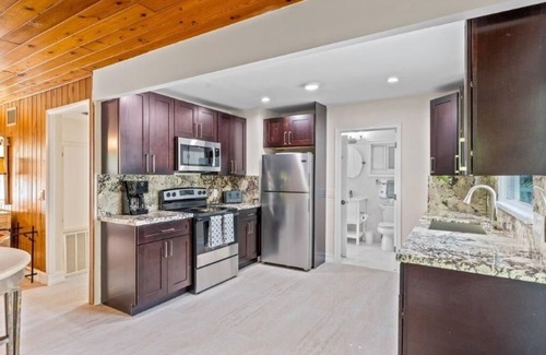 South Beach Casa | Beautifully Renovated 5 bedroom Vero Beach by RedAwning
