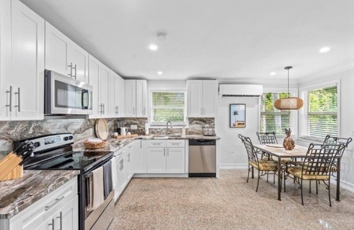 South Beach Casa | Beautifully Renovated 5 bedroom Vero Beach by RedAwning