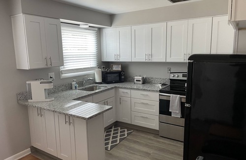 Salem Casa | Beautifully Renovated 2 bedroom/1 bath Cottage-Like Hideaway!