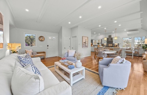 North Chatham Casa | Beautifully renovated home, outdoor space, pet considered