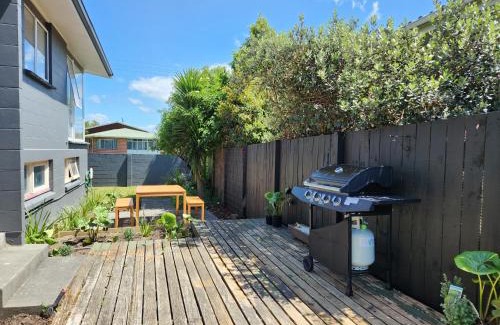 Blenheim Casa | Beautifully renovated townhouse, easy walk to CBD