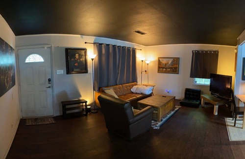 North Charlotte Casa | Beautifully Renovated Home Near NoDa & Plaza Midwood