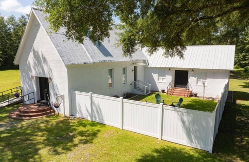 Yemassee Casa | Beautifully renovated church in the heart of the Low Country