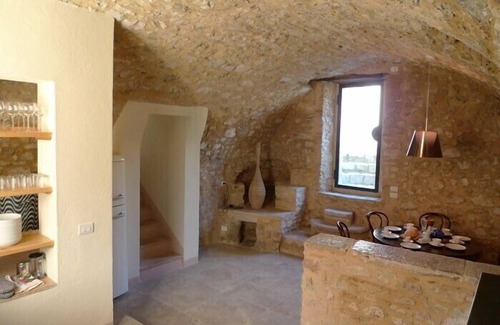 Vallo di Nera Casa | Refugio del siglo XVI bellamente restaurado con piscina infinita y vistas impresionantes