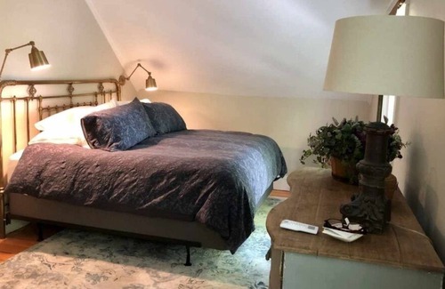 Dorset Casa | Beautifully restored Cottage on the Green in Dorset, Vermont