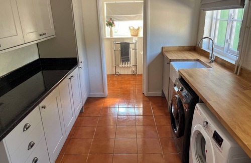 Holworth Otro | Beautifully restored Grade II listed house, nestled in a picturesque village!