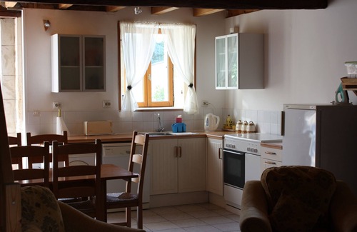 Antezant-la-Chapelle Otro | Casa rural bellamente restaurada con piscina, en una ubicación conveniente