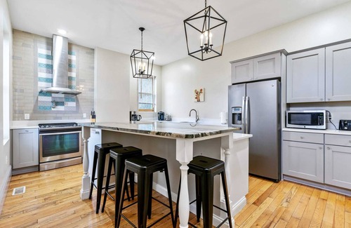 Manchester Casa | Beautifully Restored and huge townhouse, sleeps 14