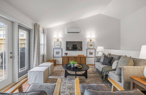 Stratford Casa | Beautifully styled, large home just minutes to downtown.