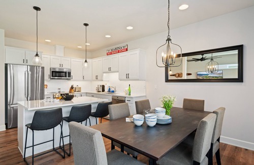 Quincy Condominio | Beautifully Updated Crescent Bar Condo FREE GOLF