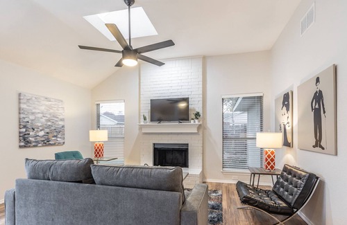 Oak Cliff Casa | Beautifully Updated Spacious Home/Foosball Table