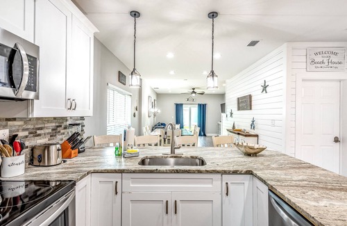 Sunset Pass Casa | Beautifully Updated Perdido Key Villa w/ Private Beach Access, Pool & Spa