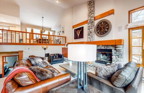 Highlands Townhomes Casa | Beaver Creeks Meadows Ski-In Ski-Out
