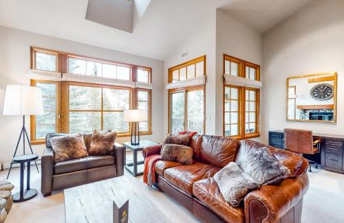Highlands Townhomes Casa | Beaver Creeks Meadows Ski-In Ski-Out