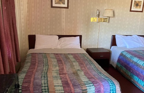 Racine Hotel | Beaver Falls Motel