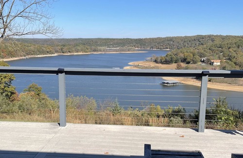 Springdale Casa | Beaver Lake Hilltop Home by War Eagle Park & Marina
