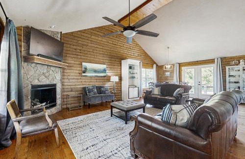 Rogers Casa | Beaver Lake Pool House