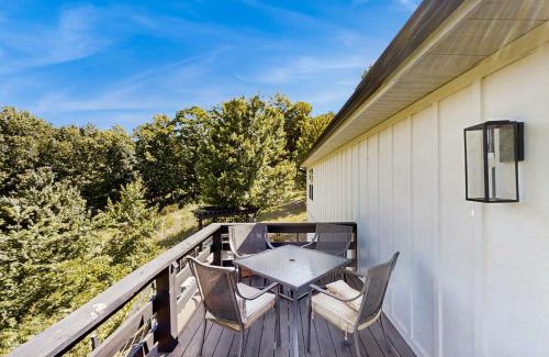 Rogers Casa | Beaver Lake Pool House