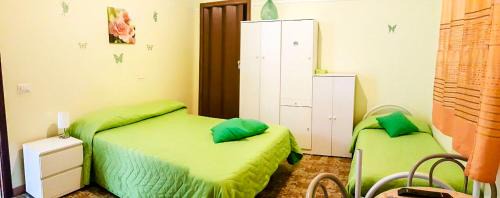 Mascali Cama Y Desayuno | Beb I Delfini Di Casa Paola