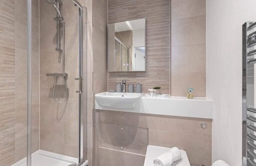 Clock House Apartamento | Beckenham Beauty: Modern 1-Bedroom Abode