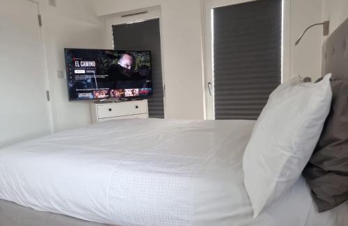 Penge and Cator Casa | BECKENHAM- Large ONE DOUBLE Bedroom APARTMENT With En-suite SOLE USE