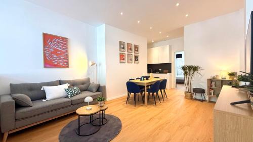 Berg am Laim Apartamento | BeckHomes Munich, 210 QM, 20 Guests, 7 BR, 3 stylish central separable apartments or one large unit