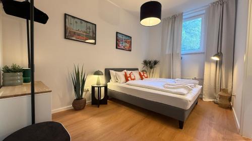 Berg am Laim Apartamento | BeckHomes Munich, 210 QM, 20 Guests, 7 BR, 3 stylish central separable apartments or one large unit