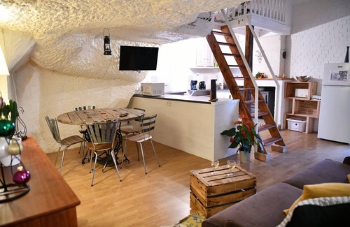 Bourre Apartamento | Become real troglodytes for the duration of your stay