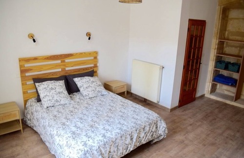Auriac-du-Perigord Cama Y Desayuno | Bed and breakfast in the heart of a village rich in heritage and hiking trails