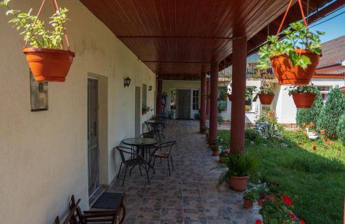 Tasnad Cama Y Desayuno | Bed & Breakfast ∙ 3 huéspedes