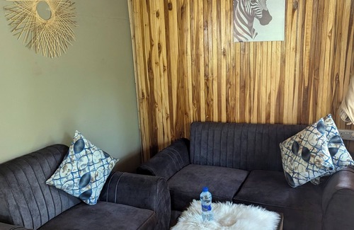 Mikumi Cama Y Desayuno | Bed and Breakfast - Double G Safaris & Camp Mikumi