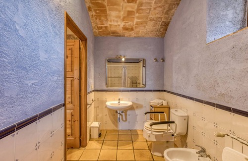 Serra de Daró Cama Y Desayuno | Bed and Breakfast 'Estrella' with Shared Pool, Shared Terrace and Shared Garden