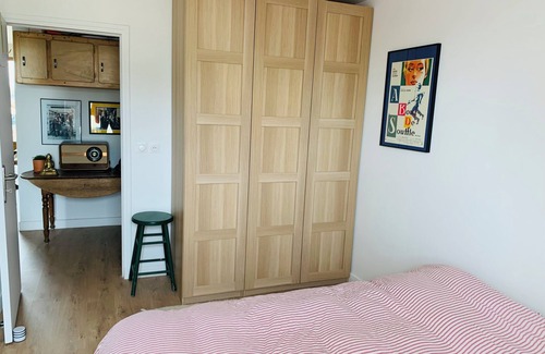 Noisy-le-Sec Cama Y Desayuno | Bed and breakfast