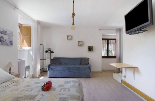 Seiano Cama Y Desayuno | Alojamiento y desayuno 'Camera Aaron In Villa Vista Mare' con terraza compartida y Wi-Fi