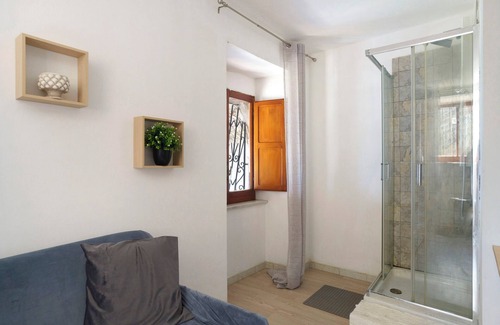 Seiano Cama Y Desayuno | Alojamiento y desayuno 'Camera Aaron In Villa Vista Mare' con terraza compartida y Wi-Fi