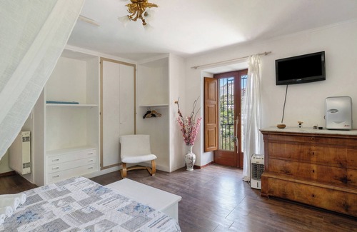Seiano Cama Y Desayuno | Alojamiento y desayuno 'Camera Seiano In Villa Vista Mare' con terraza compartida y Wi-Fi