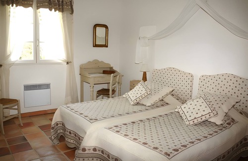Estezargues Cama Y Desayuno | Bed and Breakfast 'Manon' con terraza compartida, jardín compartido y Wi-Fi