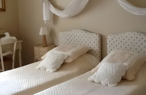 Estezargues Cama Y Desayuno | Bed and Breakfast 'Manon' con terraza compartida, jardín compartido y Wi-Fi