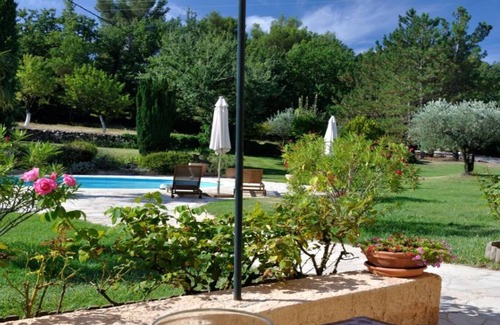 Trets Casa | Cama y desayuno de encanto para 2 personas en casa de campo provenzal