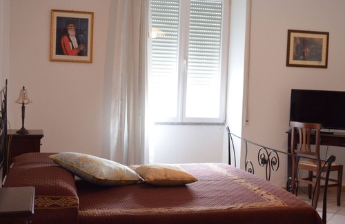 Oliena Cama Y Desayuno | Bed and Breakfast Oliena