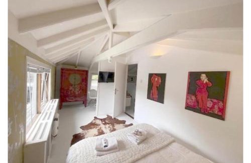 IJplein en Vogelbuurt Alquiler De Eote | Bed and breakfast private accommodation at Amsterdam Houseboat