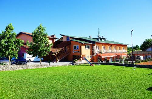 Duga Resa Cama Y Desayuno | Bed and Breakfast Restaurant DP