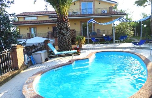Corropoli Cama Y Desayuno | Bed and Breakfast Villa Algi